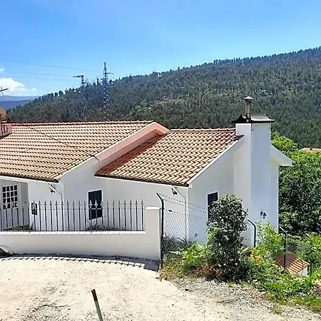 Casa De Vilarinho Alojamento de Acomodação e Pequeno-almoço Arouca