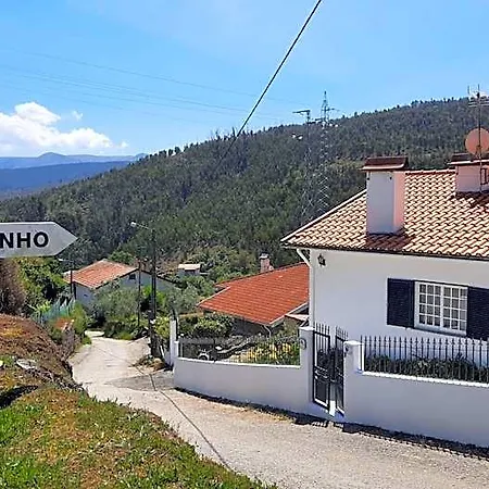 Alojamento de Acomodação e Pequeno-almoço Casa De Vilarinho 3*