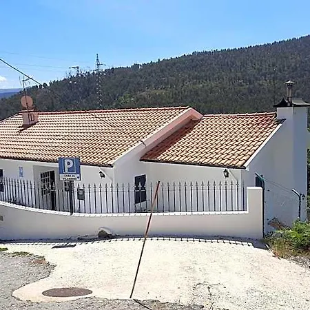 Alojamento de Acomodação e Pequeno-almoço Casa De Vilarinho 3*